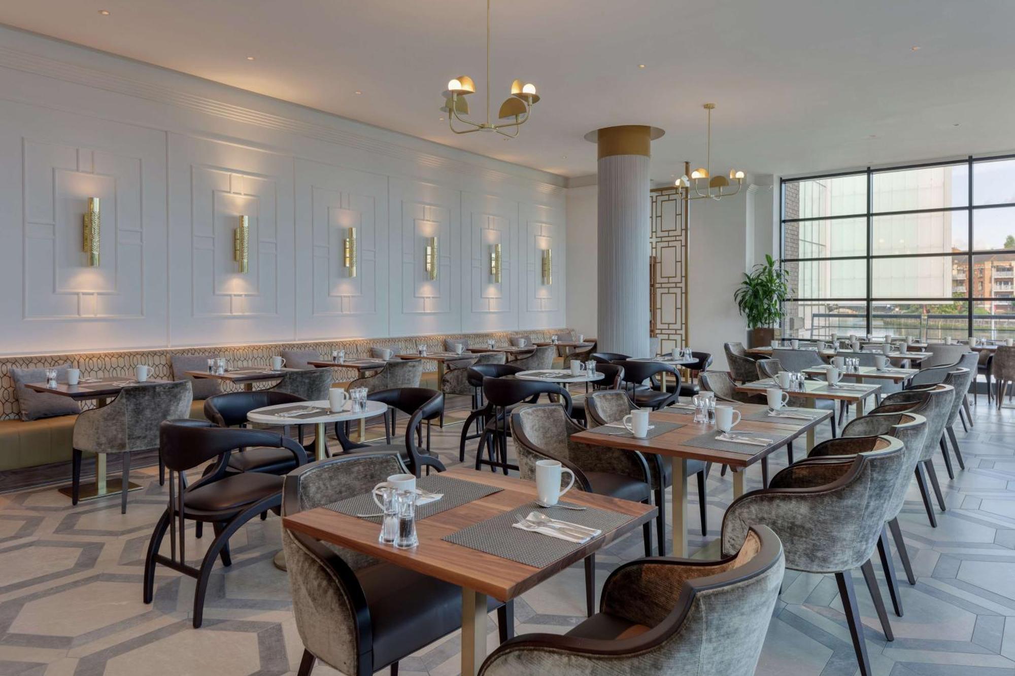 Hilton Belfast Hotel Екстериор снимка The restaurant