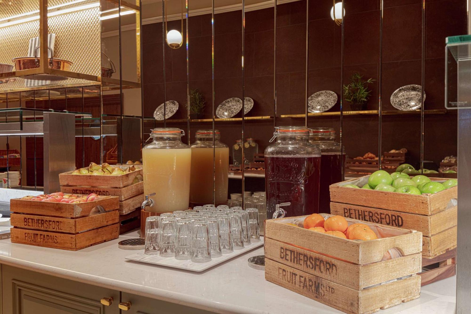 Hilton Belfast Hotel Екстериор снимка A juice bar