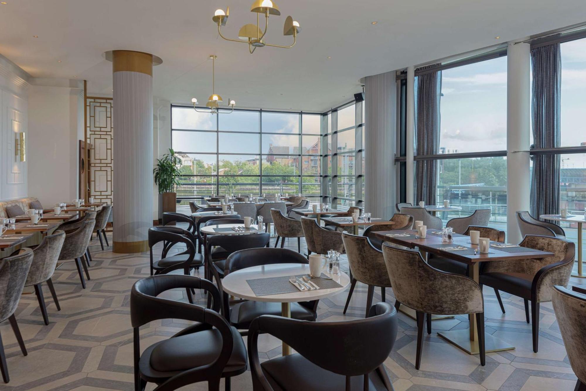 Hilton Belfast Hotel Екстериор снимка The restaurant